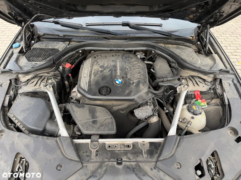 BMW Seria 5 518d Luxury Line - 32