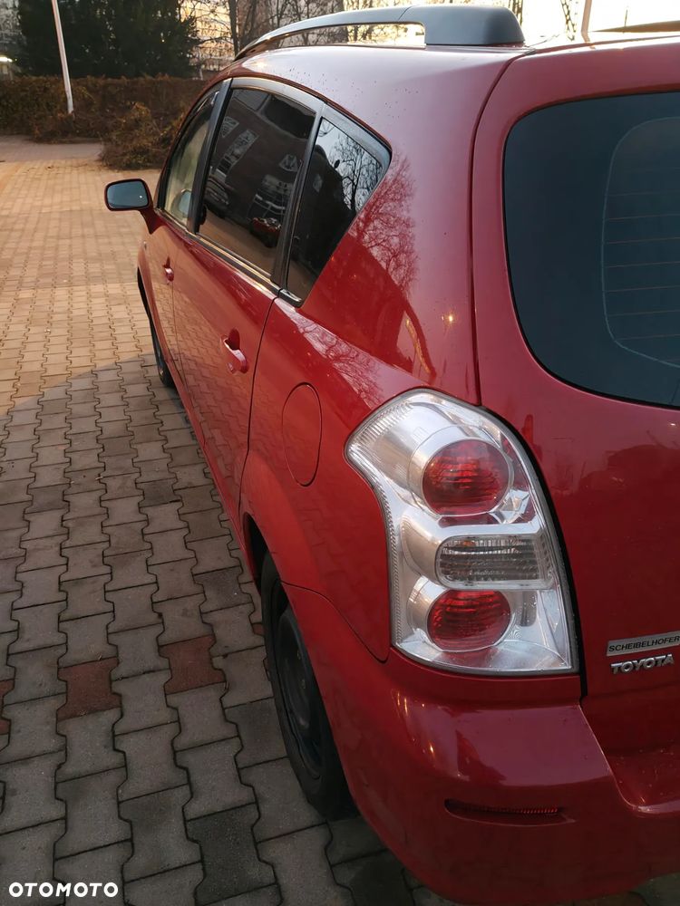 Toyota Corolla Verso 2.2 D-CAT Sol - 11