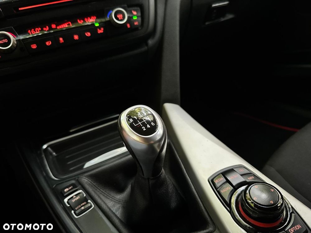 BMW Seria 3 - 27