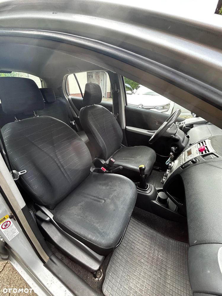Toyota Yaris - 7