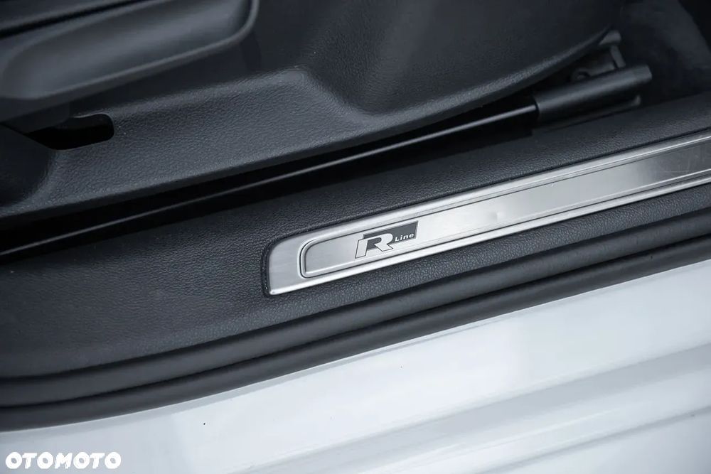 Volkswagen Passat - 33