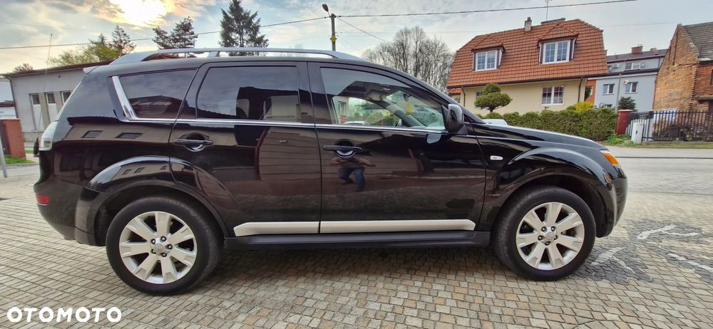 Mitsubishi Outlander 2.0 DID Instyle - 4