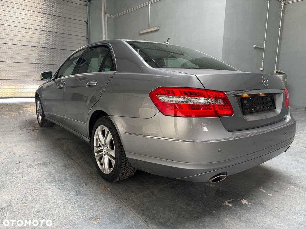Mercedes-Benz Klasa E 350 CDI DPF 4Matic BlueEFFICIENCY 7G-TRONIC Avantgarde - 6