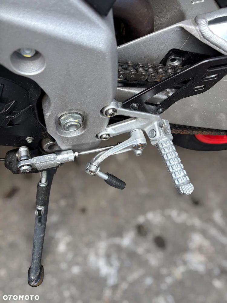 Aprilia Tuono - 13