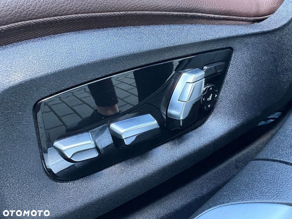 BMW Seria 7 730d xDrive - 25