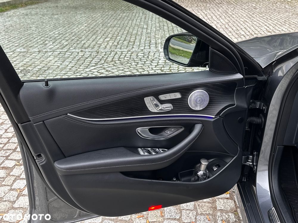 Mercedes-Benz Klasa E 220 d 4-Matic AMG - 26