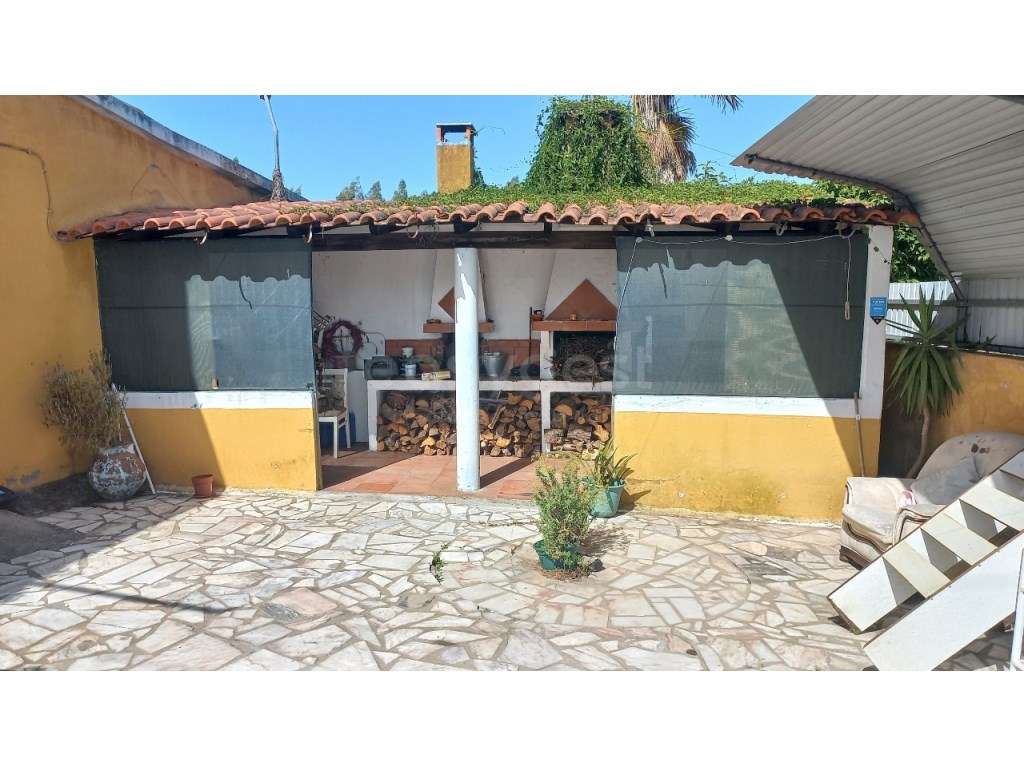 Moradia Térrea com Grande Área Urbana e Projeto Aprovado para Lar d... - Grande imagem: 4/26