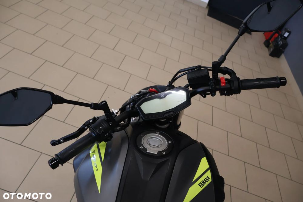 Yamaha MT - 8