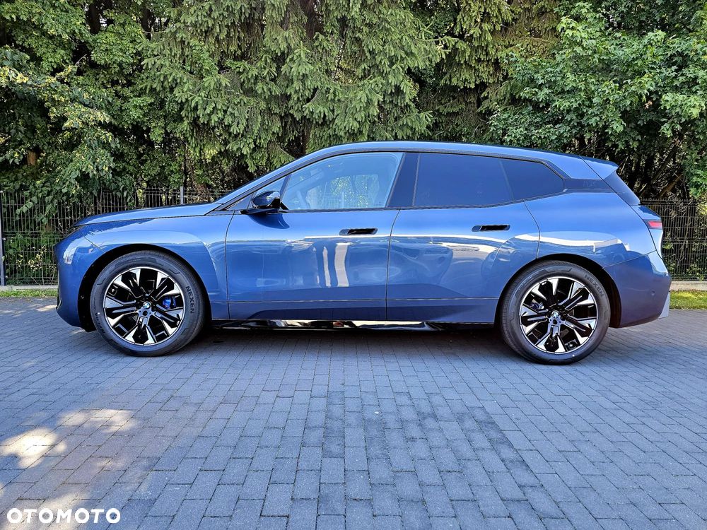 BMW iX xDrive45 100.6kWh - 8