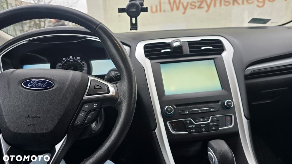 Ford Fusion - 11