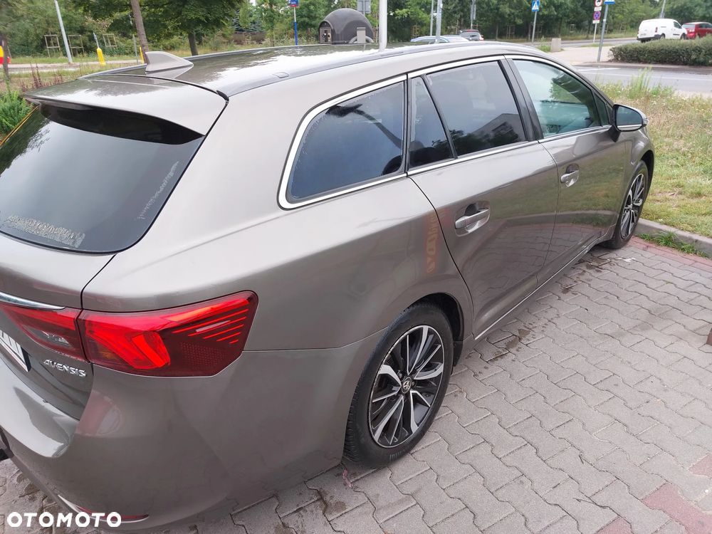 Toyota Avensis 1.8 Premium MS - 9