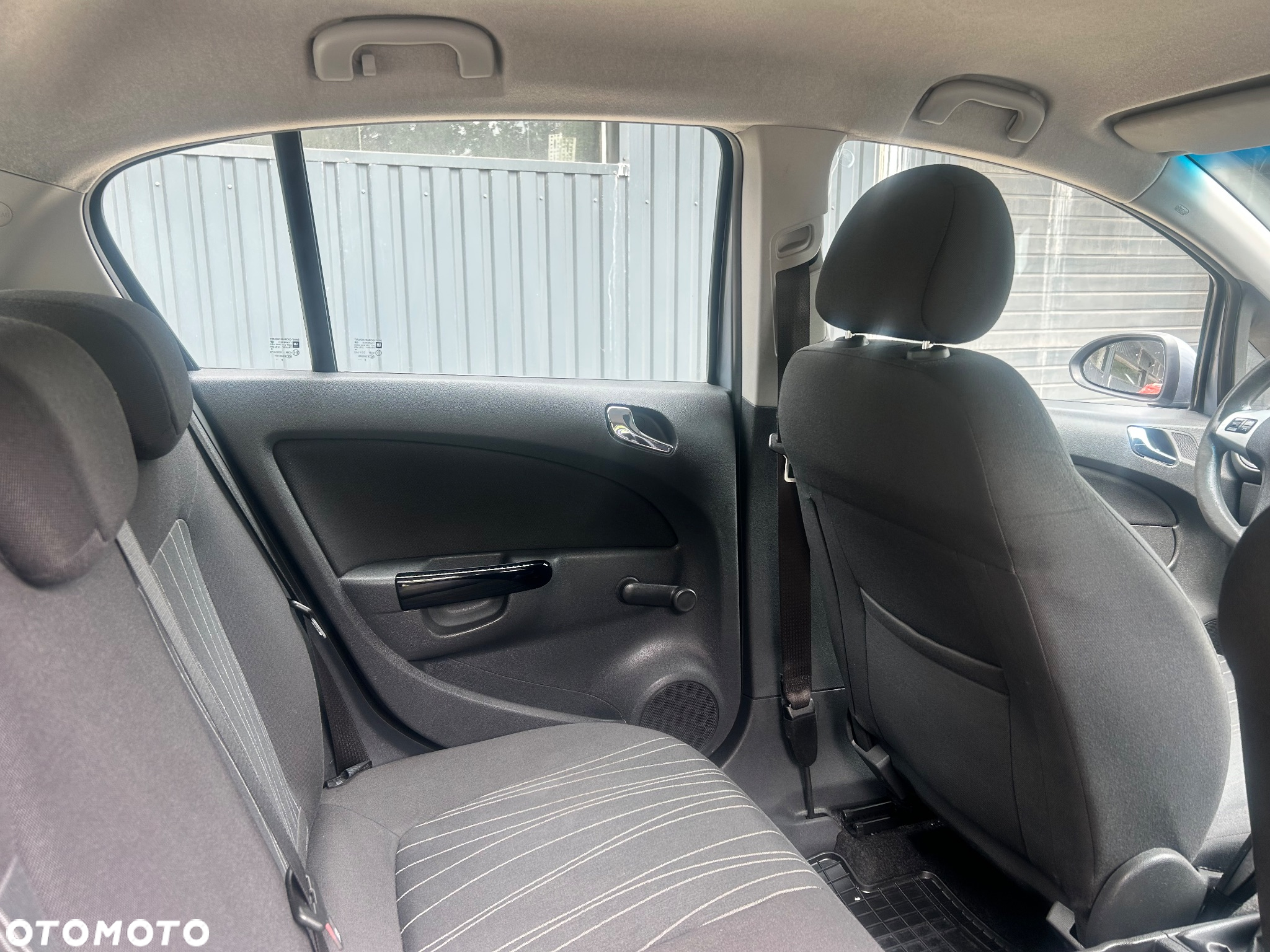 Opel Corsa 1.2 16V Cosmo - 4
