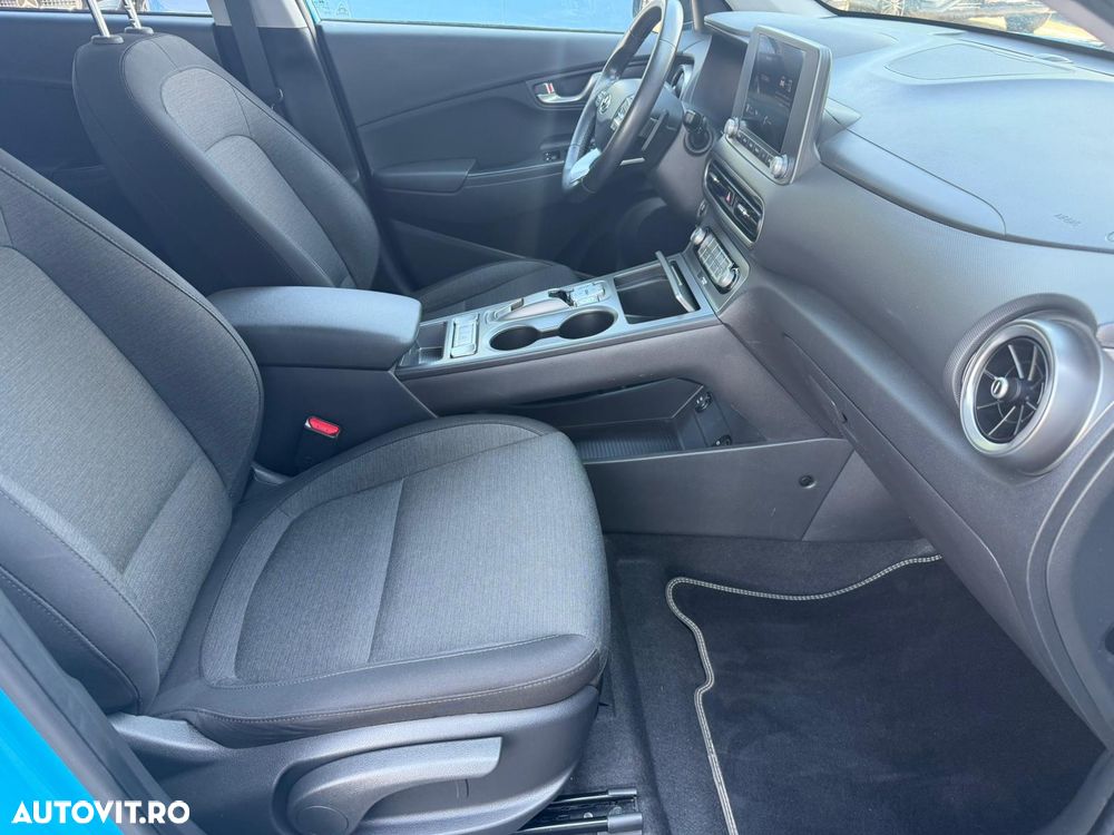 Hyundai KONA Select - 12