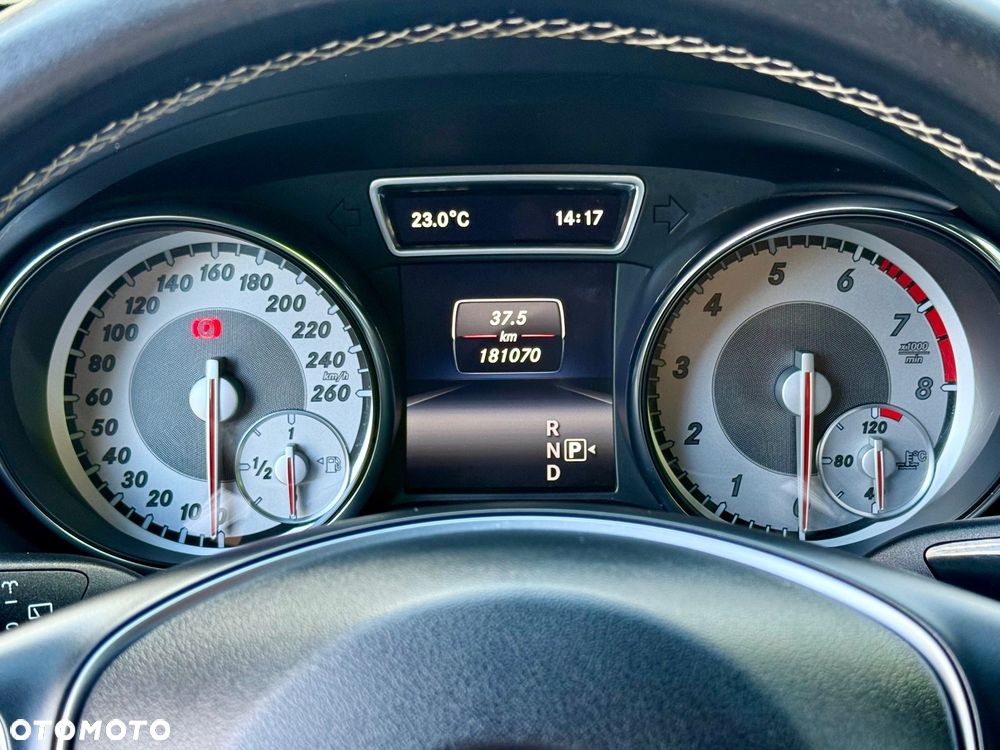 Mercedes-Benz CLA 180 7G-DCT UrbanStyle Edition - 21