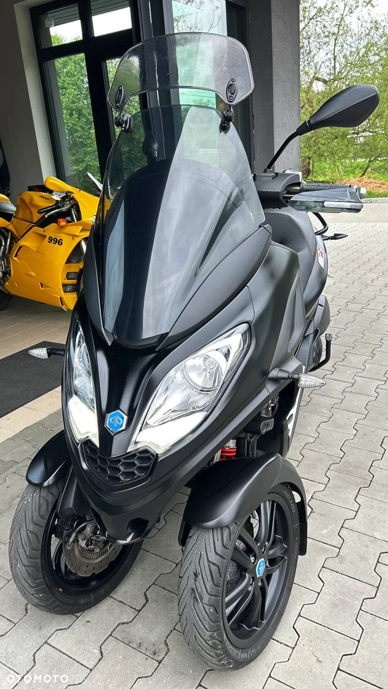 Piaggio MP-3 - 12