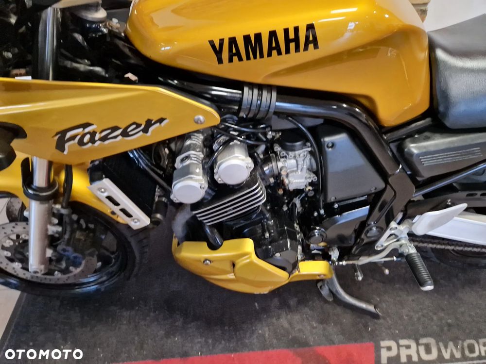 Yamaha FZS - 18