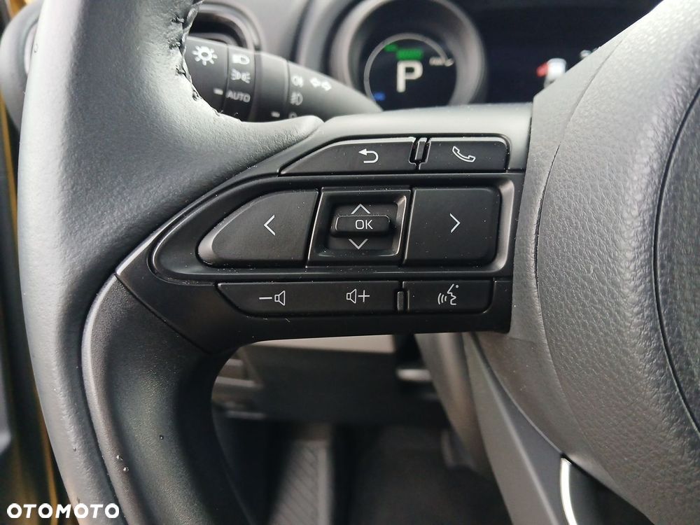 Toyota Yaris Cross Hybrid 1.5 Comfort 4x4 - 25