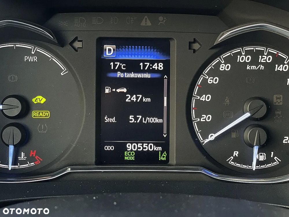 Toyota Yaris Hybrid 100 Selection Platinum - 23