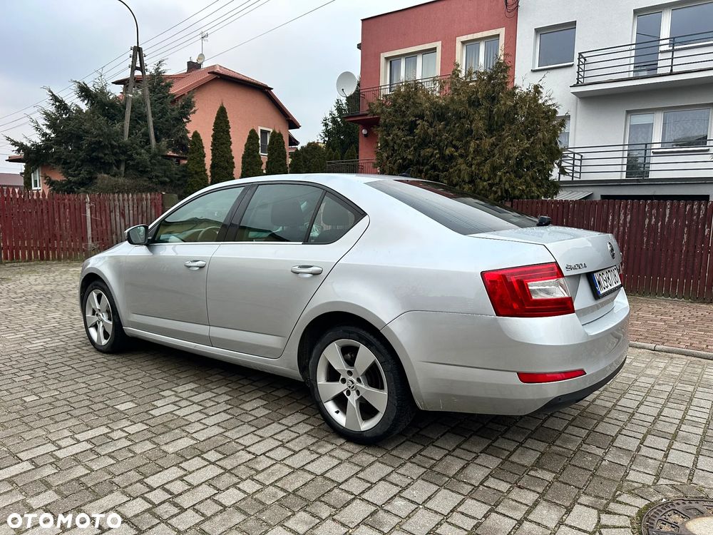 Skoda Octavia 1.6 TDI Style DSG - 5