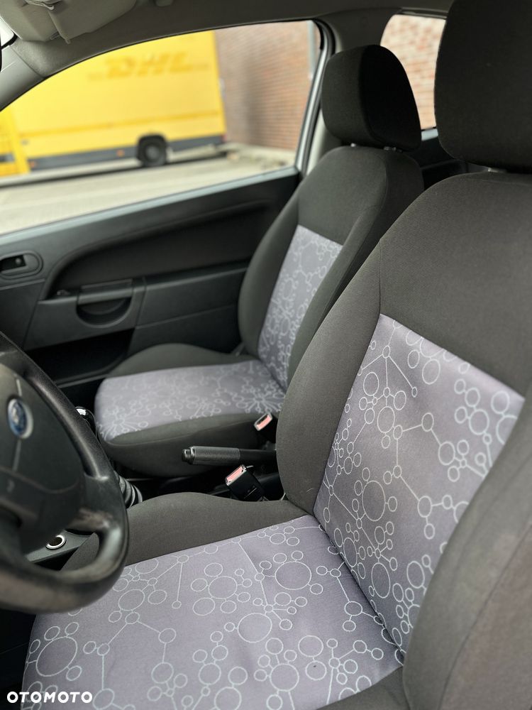 Ford Fiesta 2006 photo 5