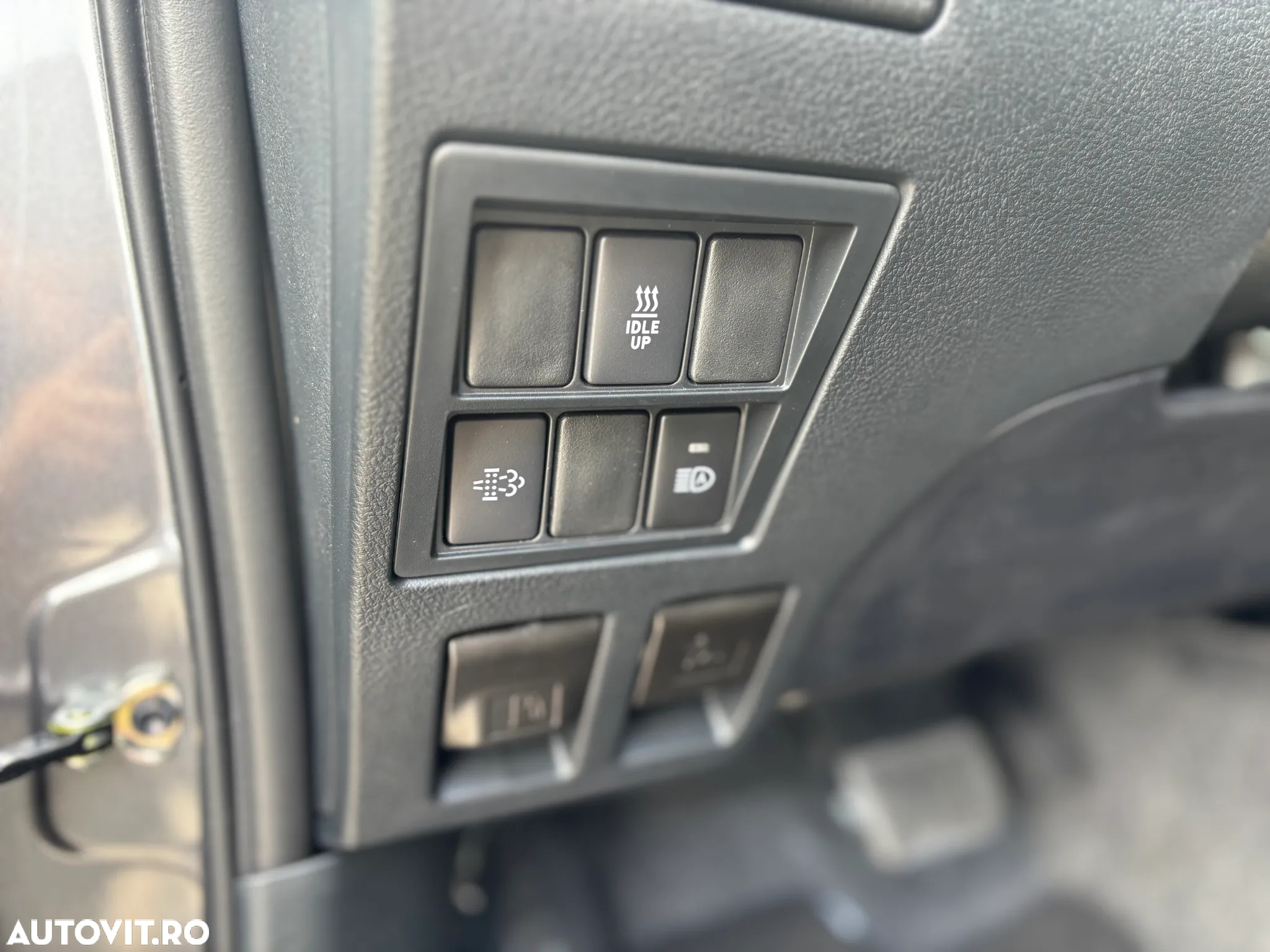 Toyota Hilux 2.8D 204CP 4x4 Double Cab AT MHEV Executive - 13