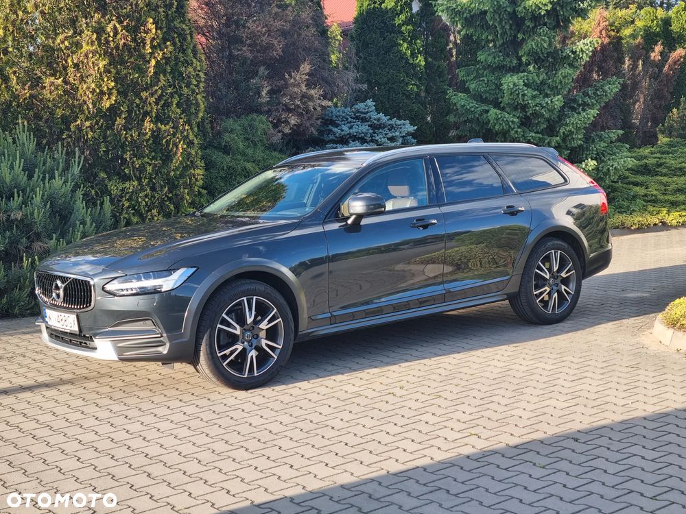 Volvo V90 Cross Country - 16