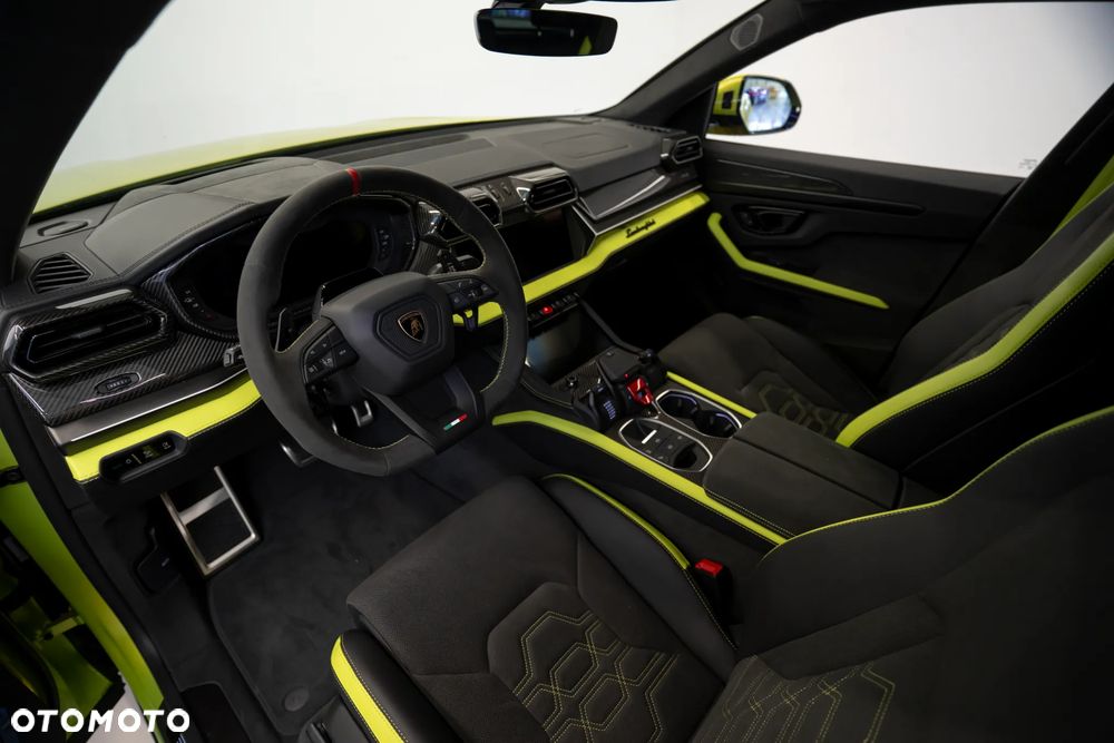 Lamborghini Urus - 14