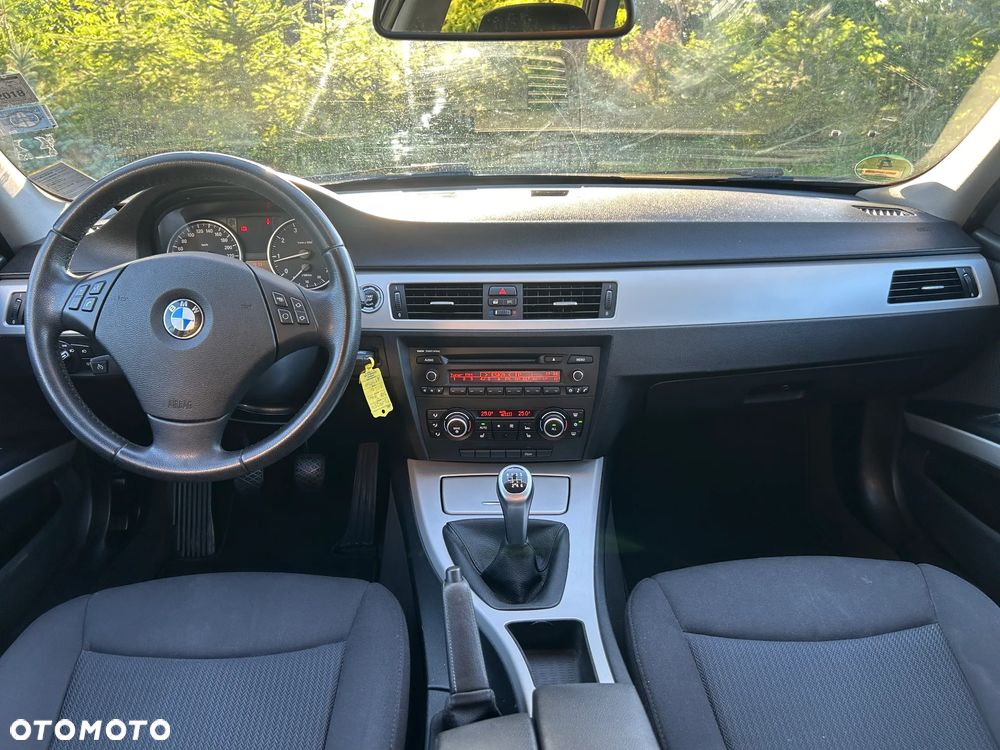 BMW Seria 3 318i Edition Exclusive - 6