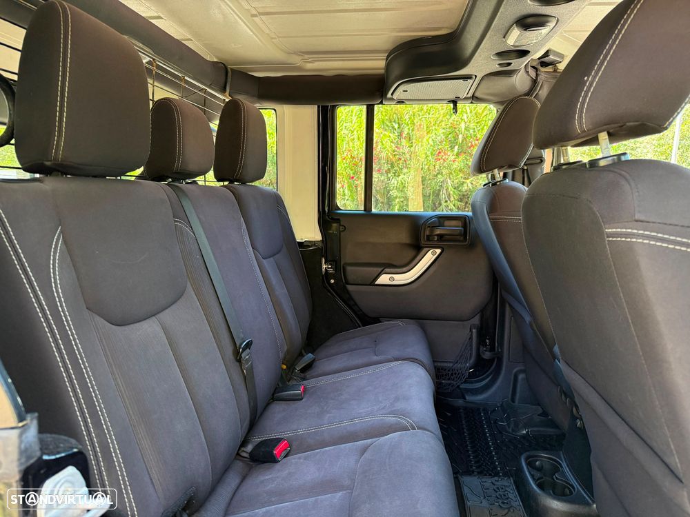 Jeep Wrangler Unlimited 2.8 CRD ATX Sahara Adventure Edition - 23