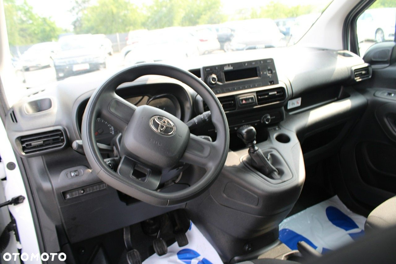 Toyota Proace City - 16