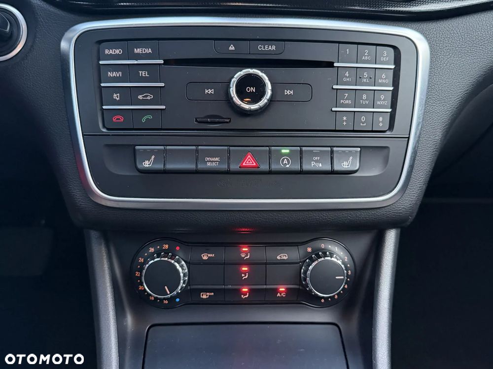 Mercedes-Benz CLA 200 7G-DCT - 12