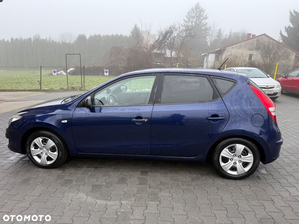 Hyundai i30 1.4 Base + - 8