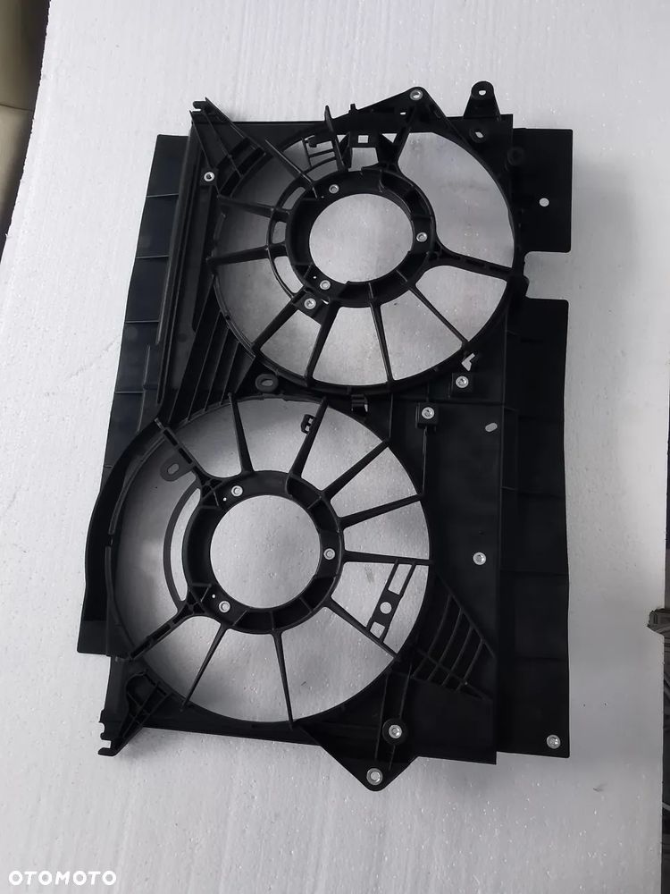 Toyota Auris E18  Avensis T27 D4D obudowa wentylatorów 16711-0X020 - 1