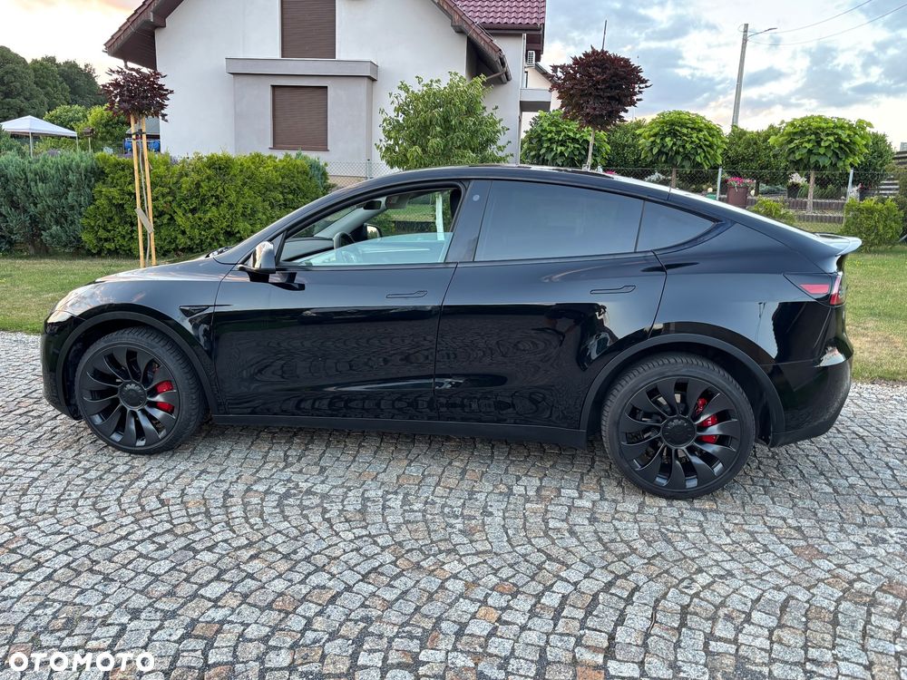 Tesla Model Y Long Range Dual Motor AWD - 1