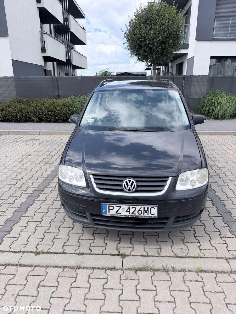 Volkswagen Touran 1.6 FSI Basis Tiptr - 1