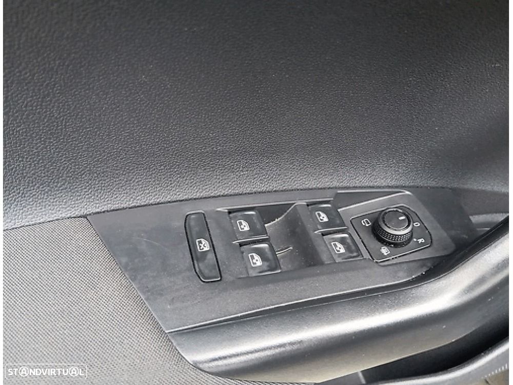 Volkswagen Taigo 1.0 TSI Urban DSG — fotografia 14