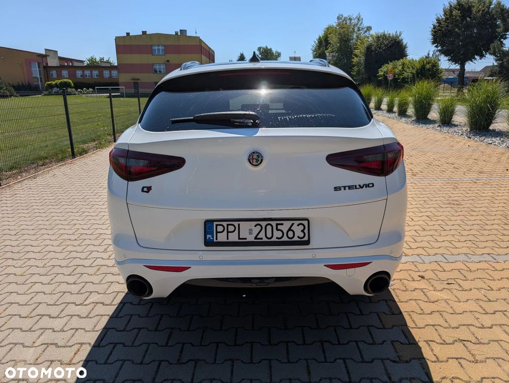 Alfa Romeo Stelvio 2.0 Turbo TI Q4 - 4