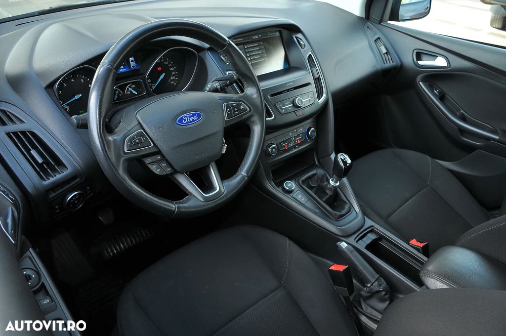 Ford Focus 1.0 EcoBoost Titanium - 11