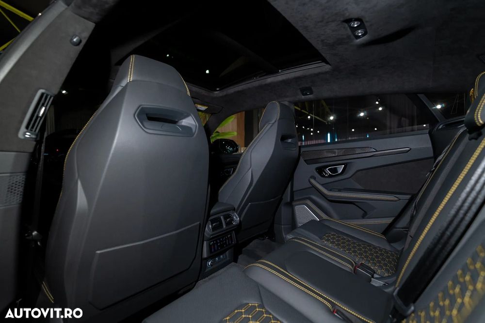Lamborghini URUS - 23
