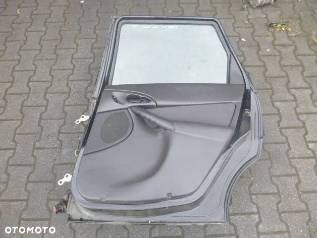 DRZWI PRAWY TYŁ PRAWE TYLNE KOMPLETNE FORD FOCUS MK1 KOMBI KOLOR F8 - 10