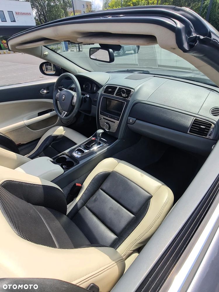 Jaguar XK 4.2 - 11