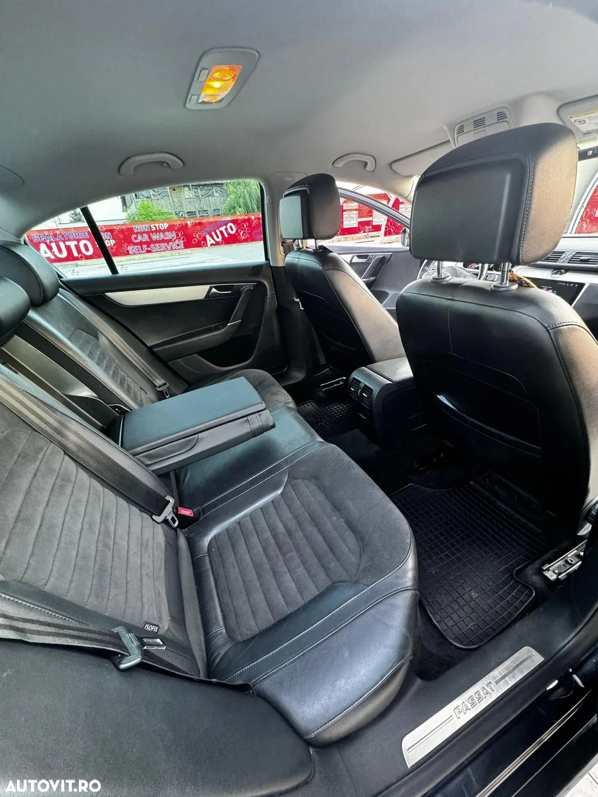 Volkswagen Passat Variant 2.0 TDI Blue TDI Highline - 9