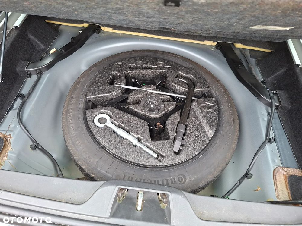 Volvo V70 D5 AWD DPF Edition Comfort - 37
