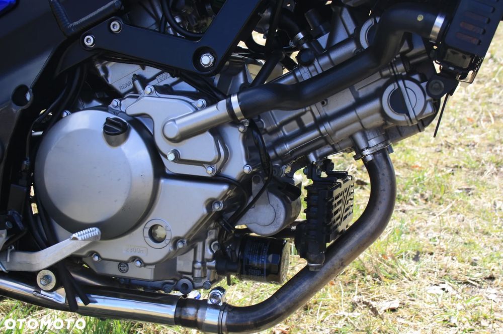 Suzuki V-STROM - 16