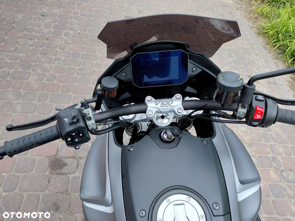 Moto Guzzi V100 Mandello - 9