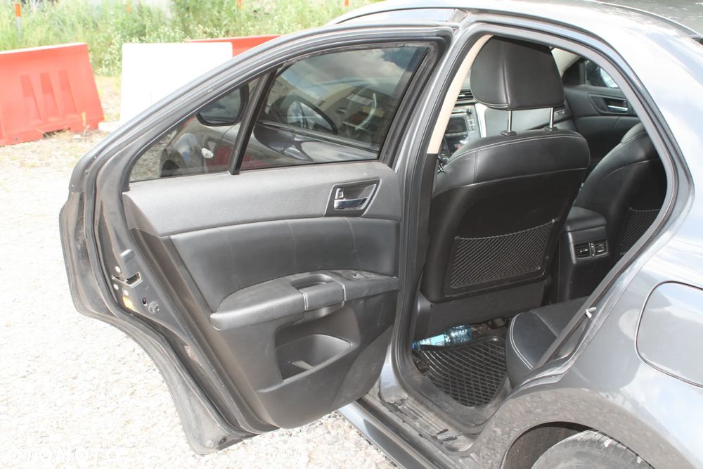 Suzuki Kizashi 2.4 Sport 4WD CVT - 7