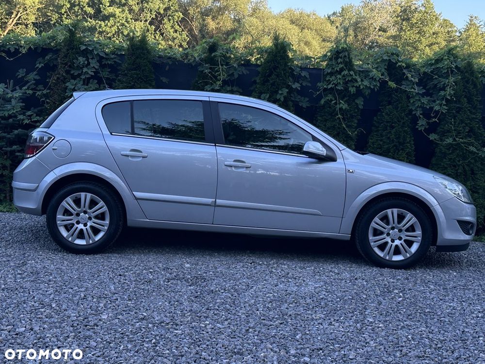 Opel Astra 1.6 Exklusiv - 14