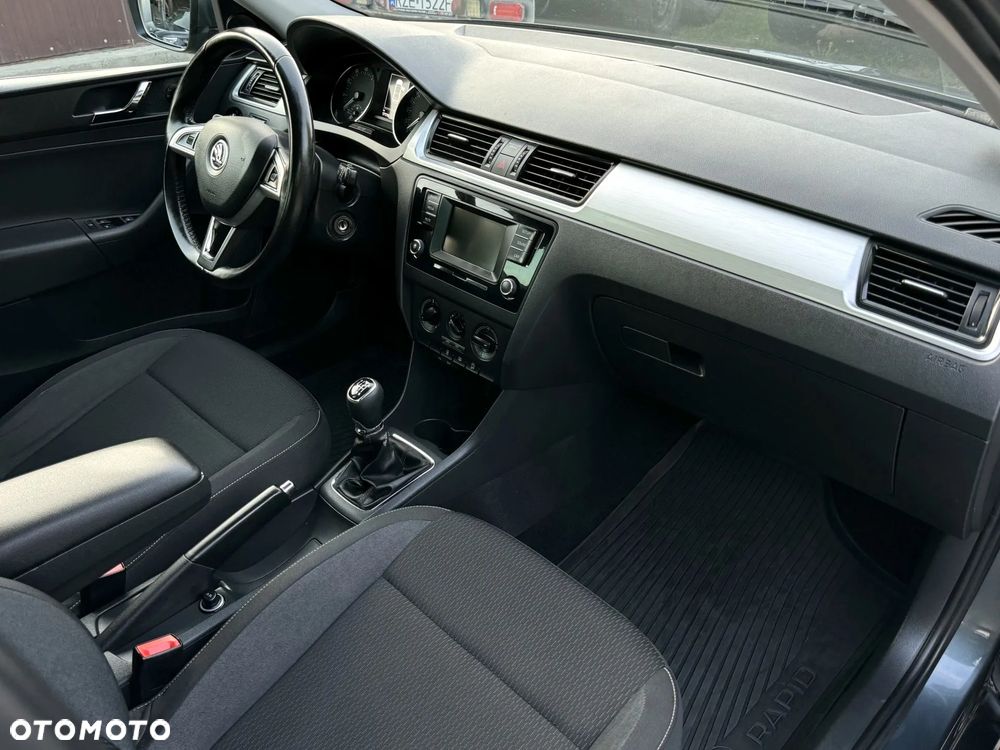 Skoda RAPID 1.2 TSI Active - 17