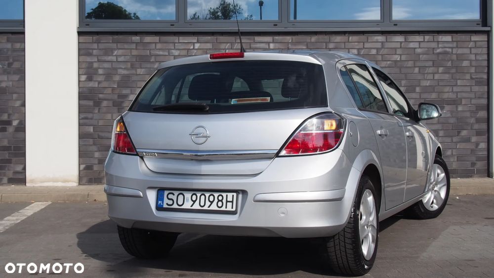 Opel Astra 1.6 Enjoy - 16