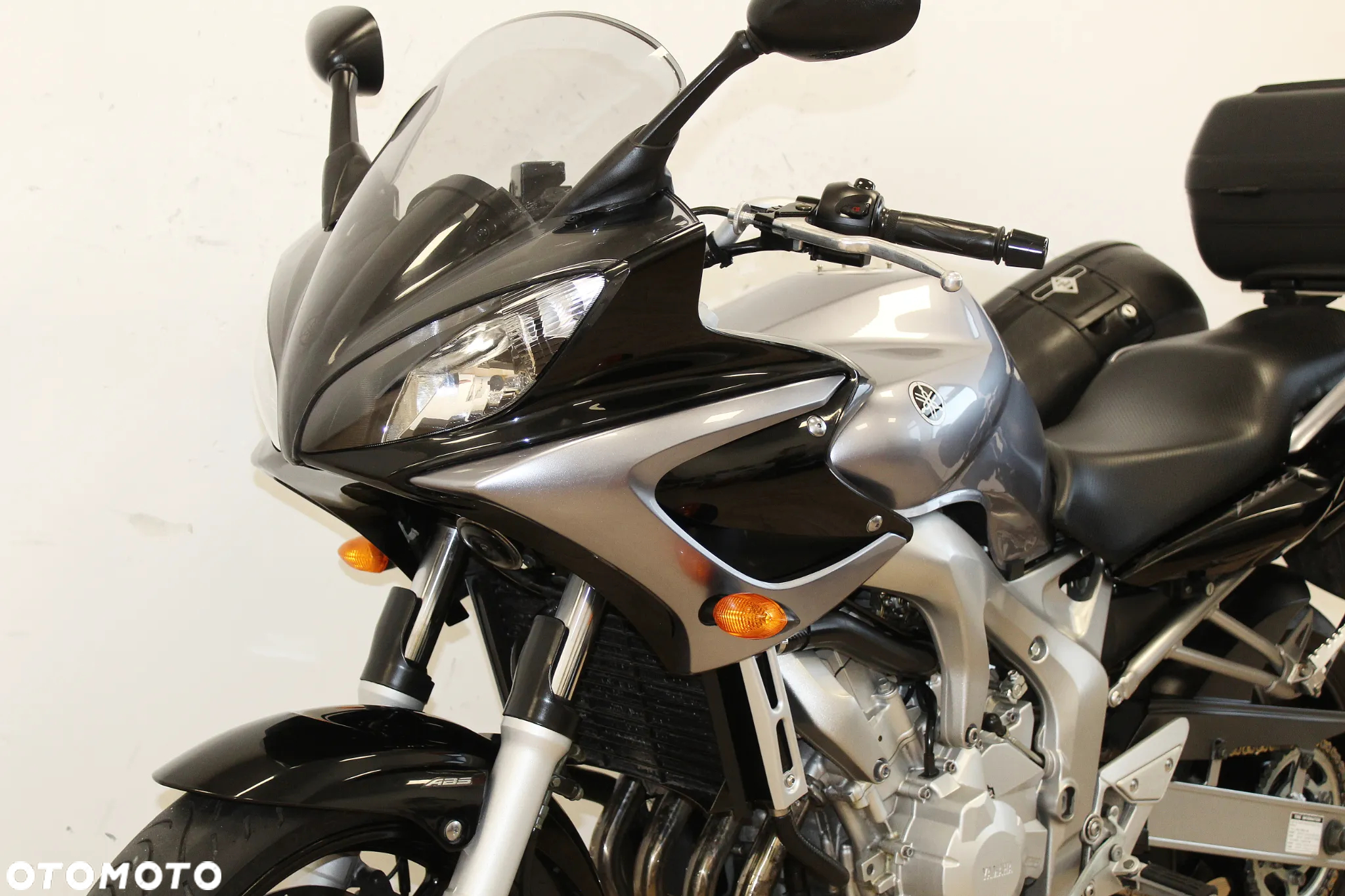 Yamaha FZ - 13